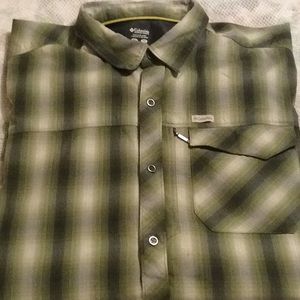 Columbia Men's XL L/S Green Plaid Shirt-VGC